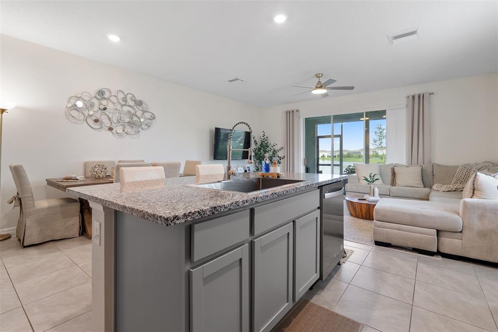 355 Mangrove Shade Circle Apollo Beach, FL 33572 - Photo 14 of 39