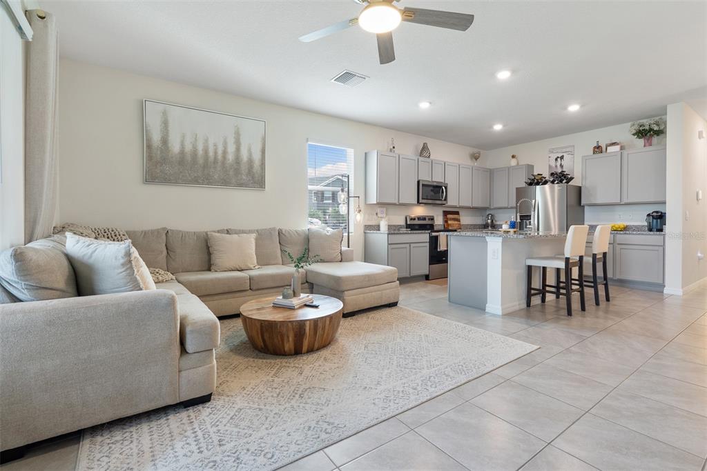 355 Mangrove Shade Circle Apollo Beach, FL 33572 - Photo 5 of 39