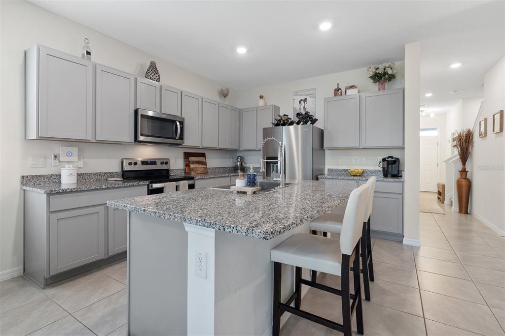 355 Mangrove Shade Circle Apollo Beach, FL 33572 - Photo 10 of 39