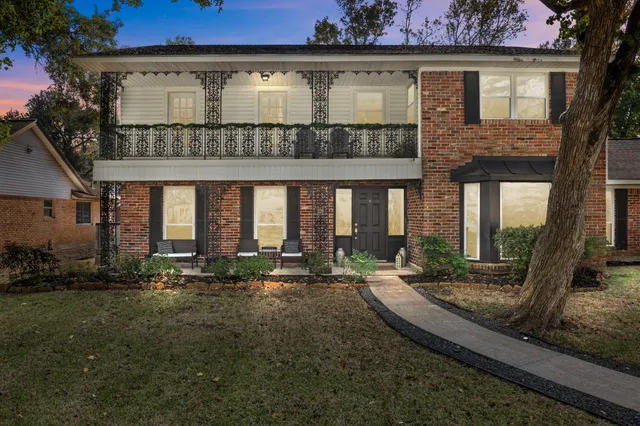 $405,000 | 326 Bayou View Drive, El Lago, TX 77586