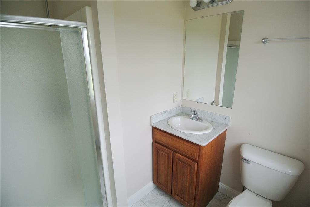 27 Wilson Road Cumberland, ME 04021 - Photo 22 of 33 Master bath