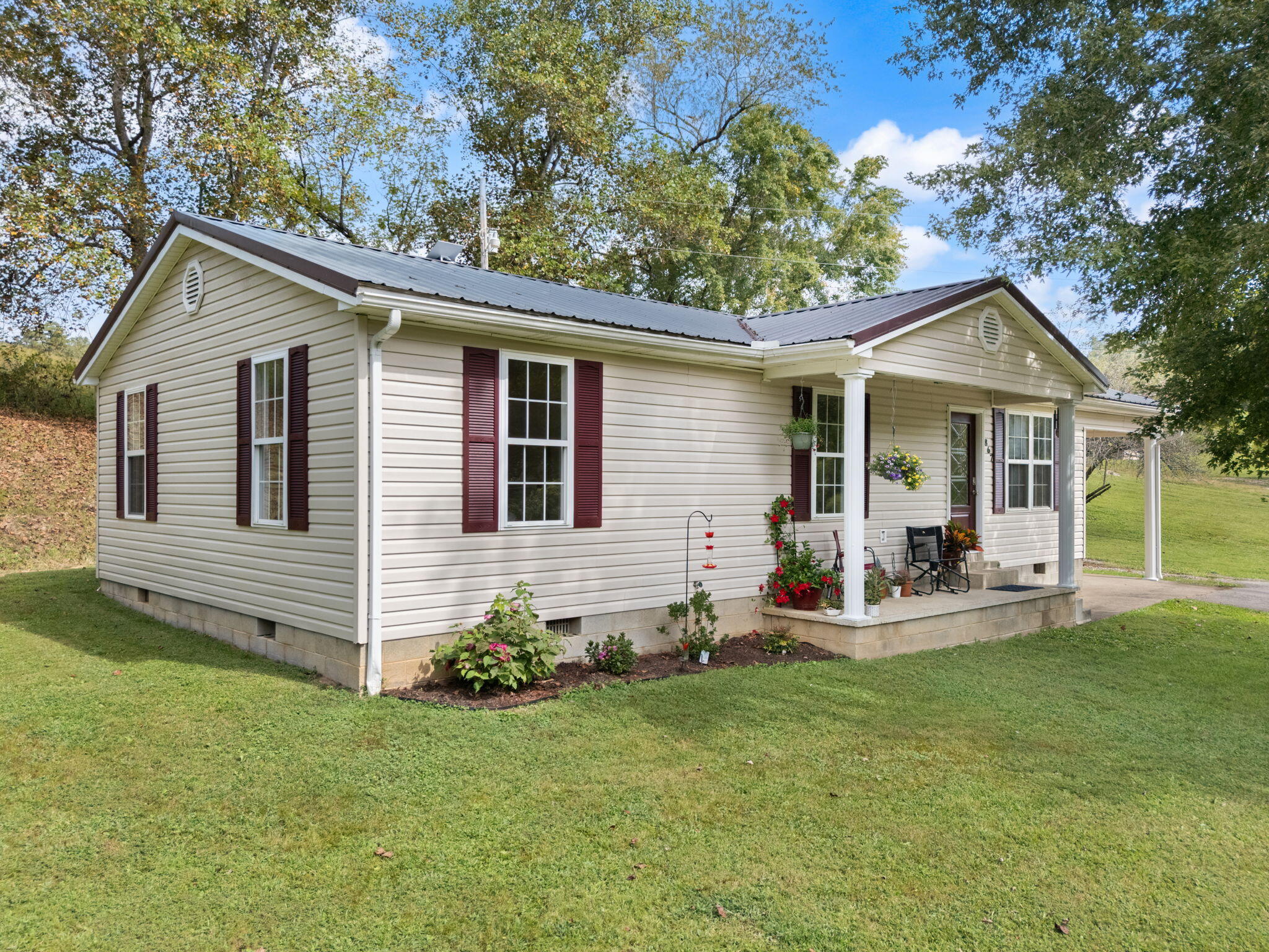 867 Chadwell Road Booneville, KY 41314 - Photo 33 of 58 35-web-or-mls-DJI_20250916114235_0096_D