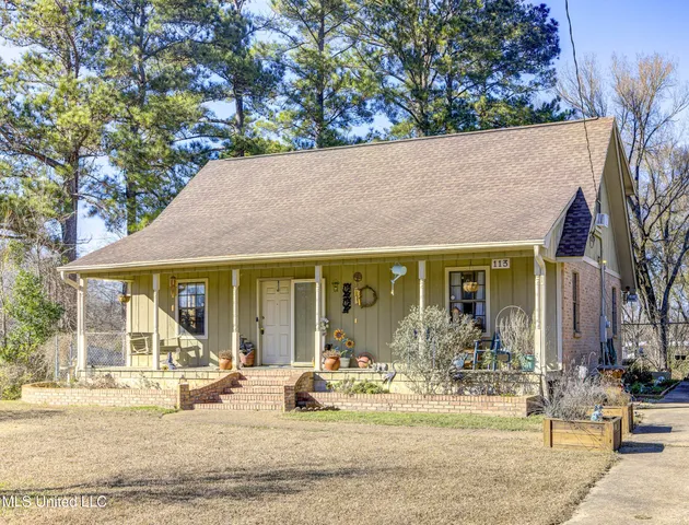 $185,000 | 113 Bellaire Drive, Vicksburg, MS 39180
