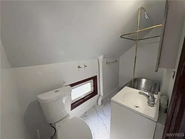 $1,800 | 143 Reo Avenue, Buffalo, NY 14211