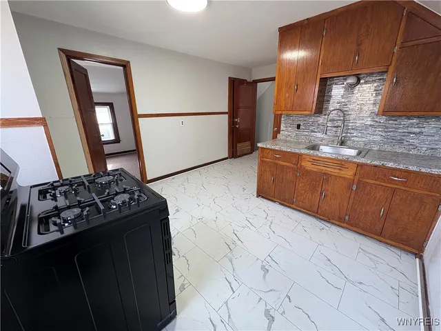 $1,800 | 143 Reo Avenue, Buffalo, NY 14211