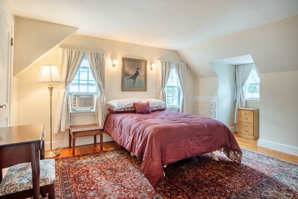 43 Ellsworth Avenue Springfield, MA 01118 - Photo 16 of 35
