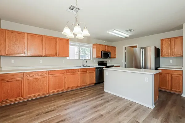 $2,275 | 2292 East Peach Tree Drive, Chandler, AZ 85249