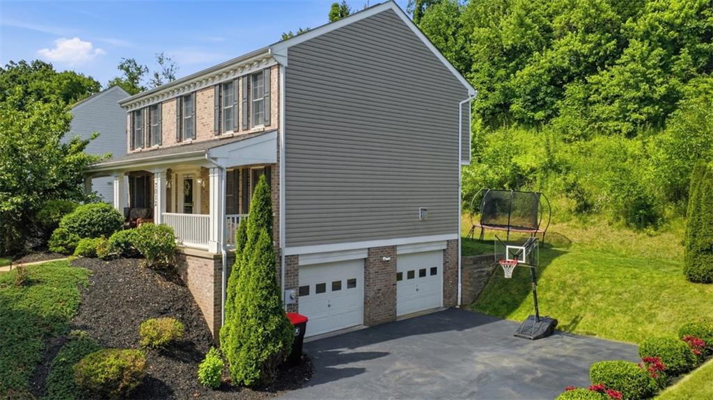 7012 Pin Oak Court McKees Rocks, PA 15136 - Photo 3 of 45