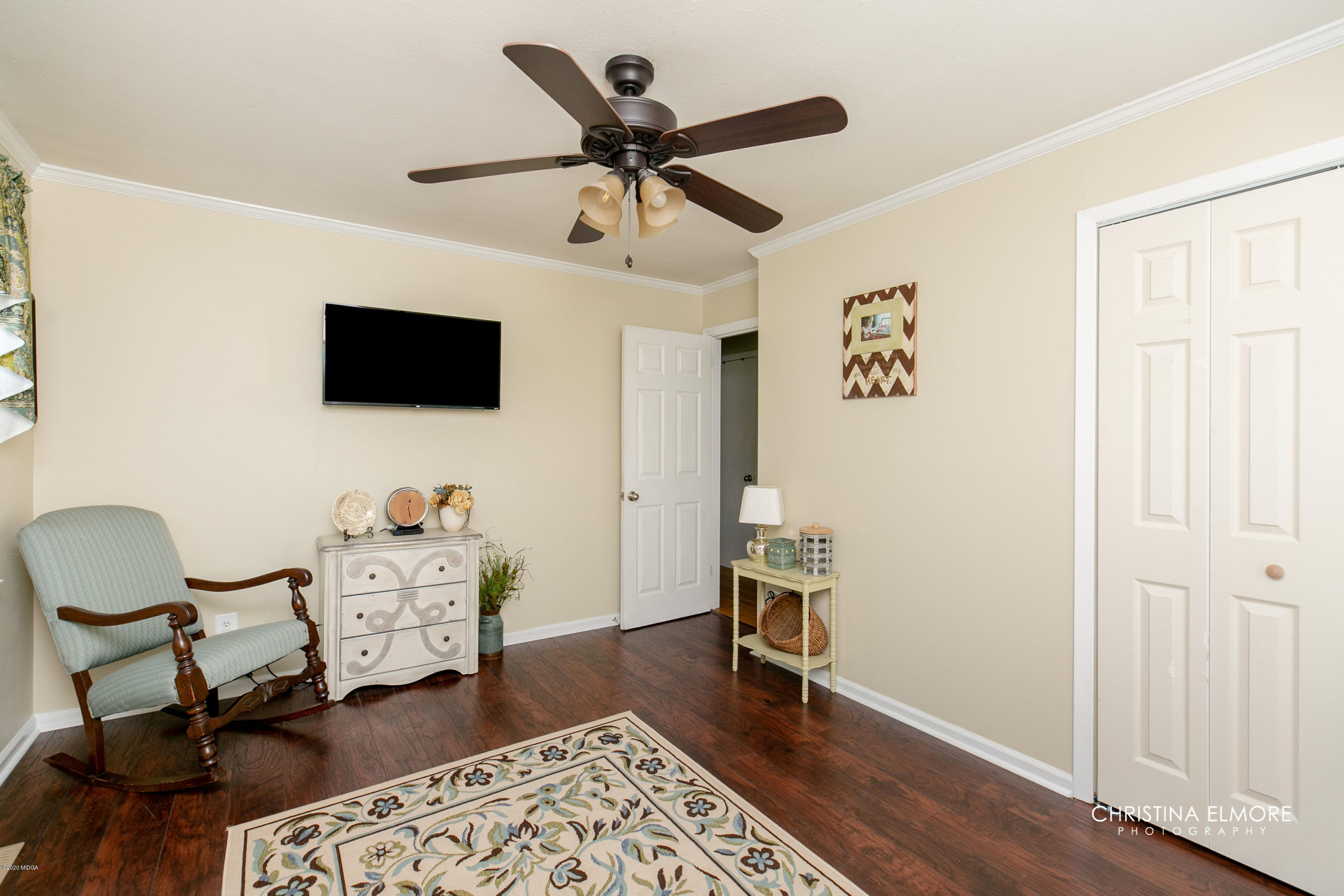 3673 Jones Road Macon, GA 31216 - Photo 28 of 34 a work room with furniture and a flat screen tv