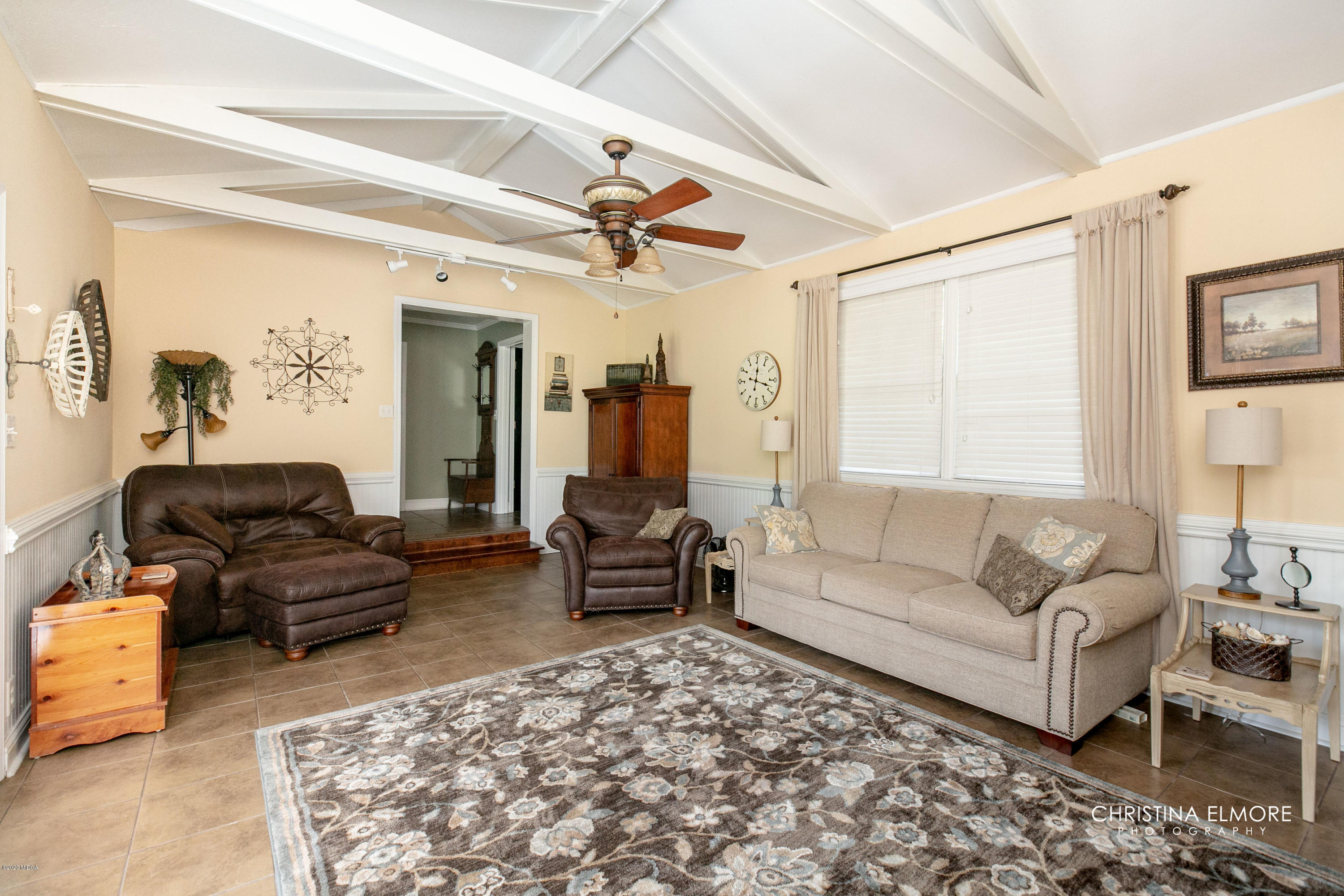 3673 Jones Road Macon, GA 31216 - Photo 4 of 34 a living room with furniture and a rug