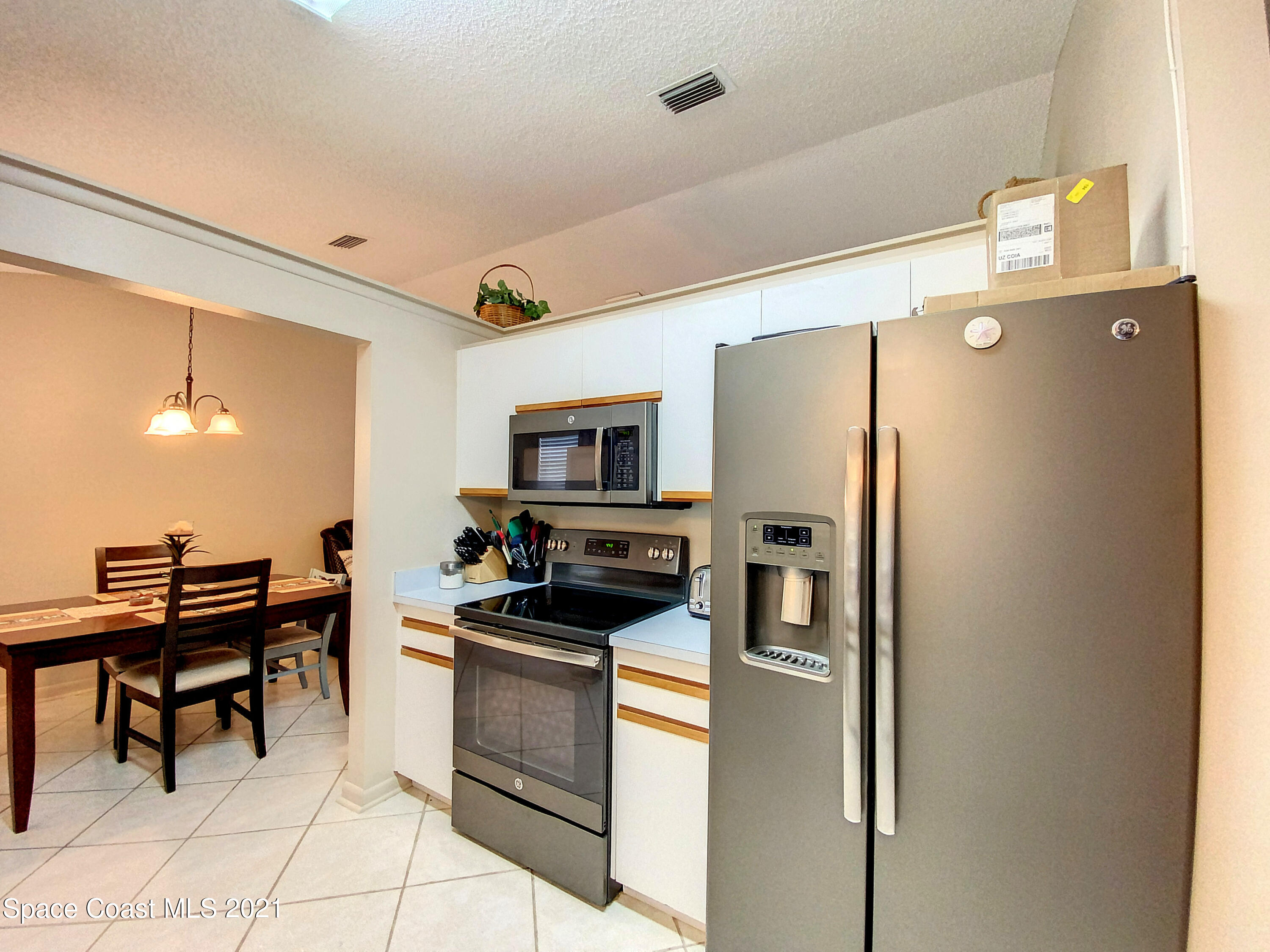 4921 Bridge Road Cocoa, FL 32927 - Photo 3 of 23 03