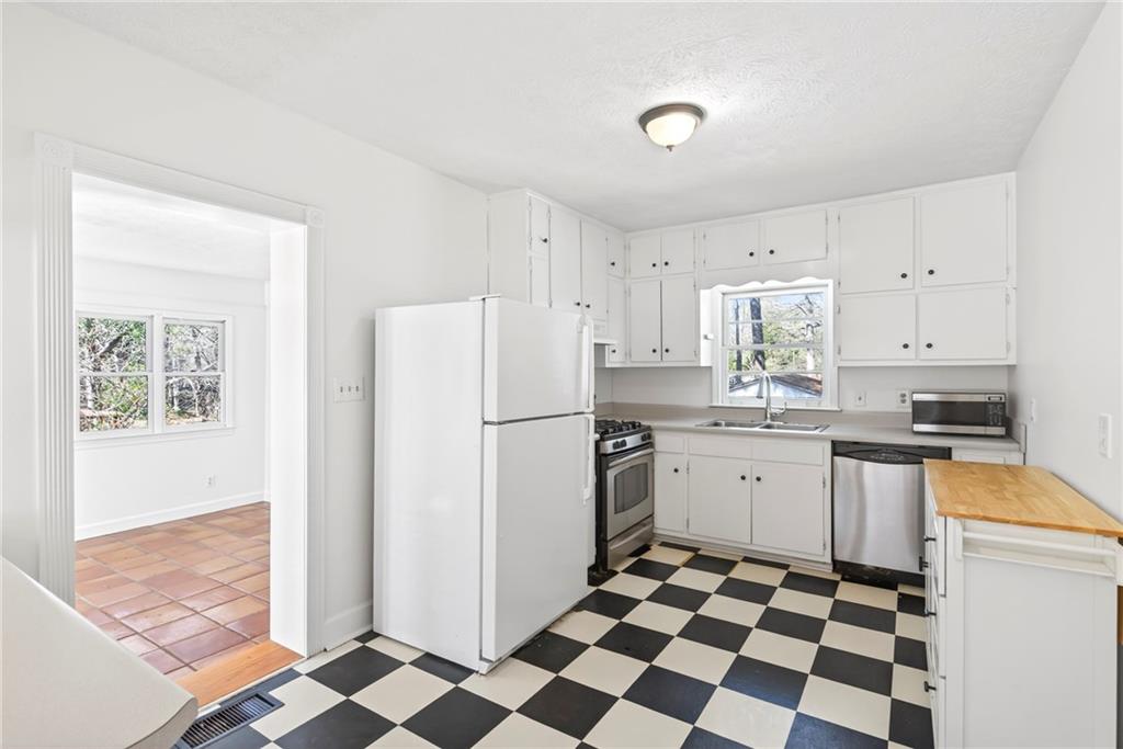 3006 Hollywood Drive Decatur, GA 30033 - Photo 7 of 26