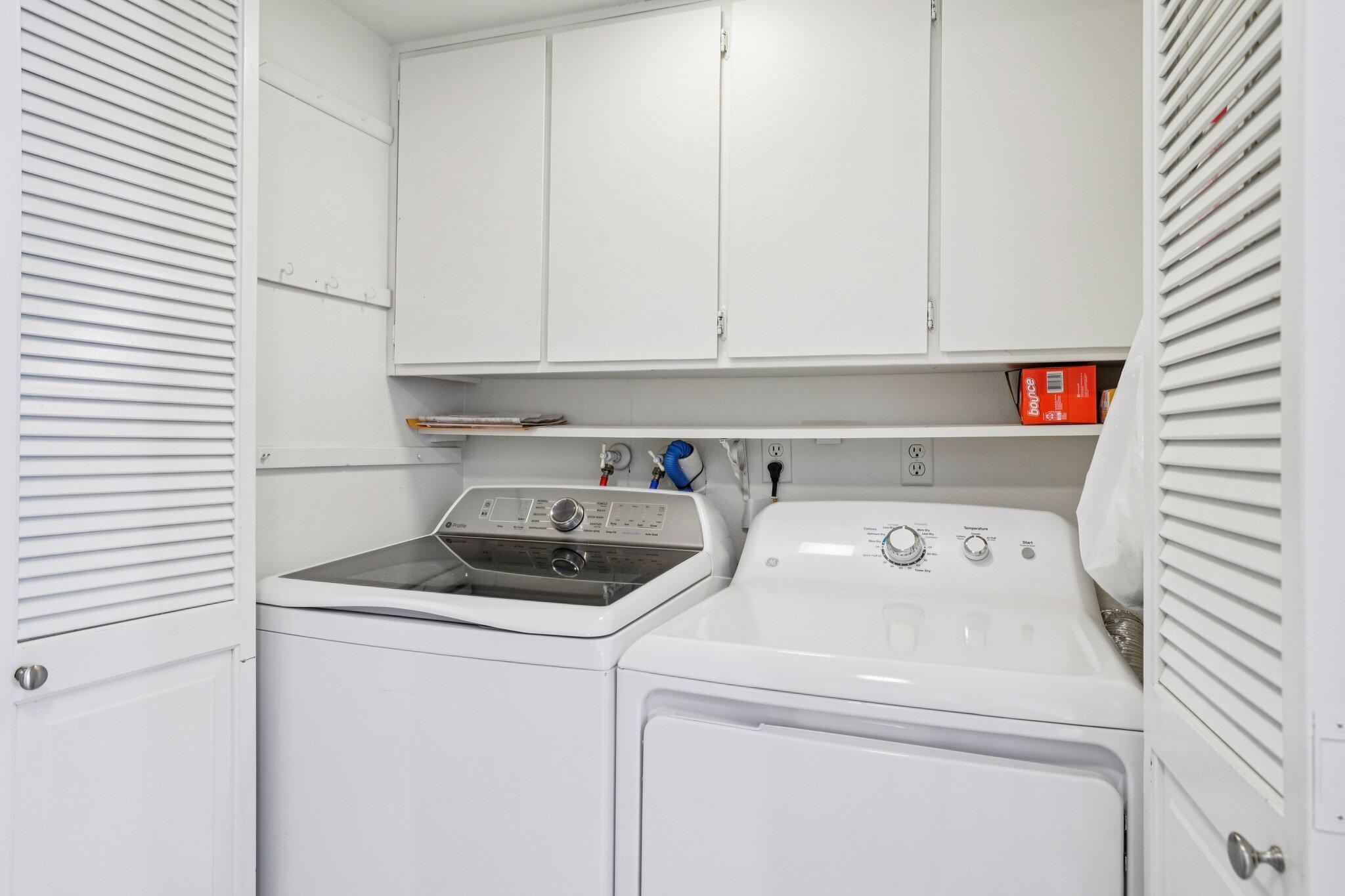 3155 Ramon Road, Unit 311 Palm Springs, CA 92264 - Photo 23 of 29 a utility room with dryer and washer