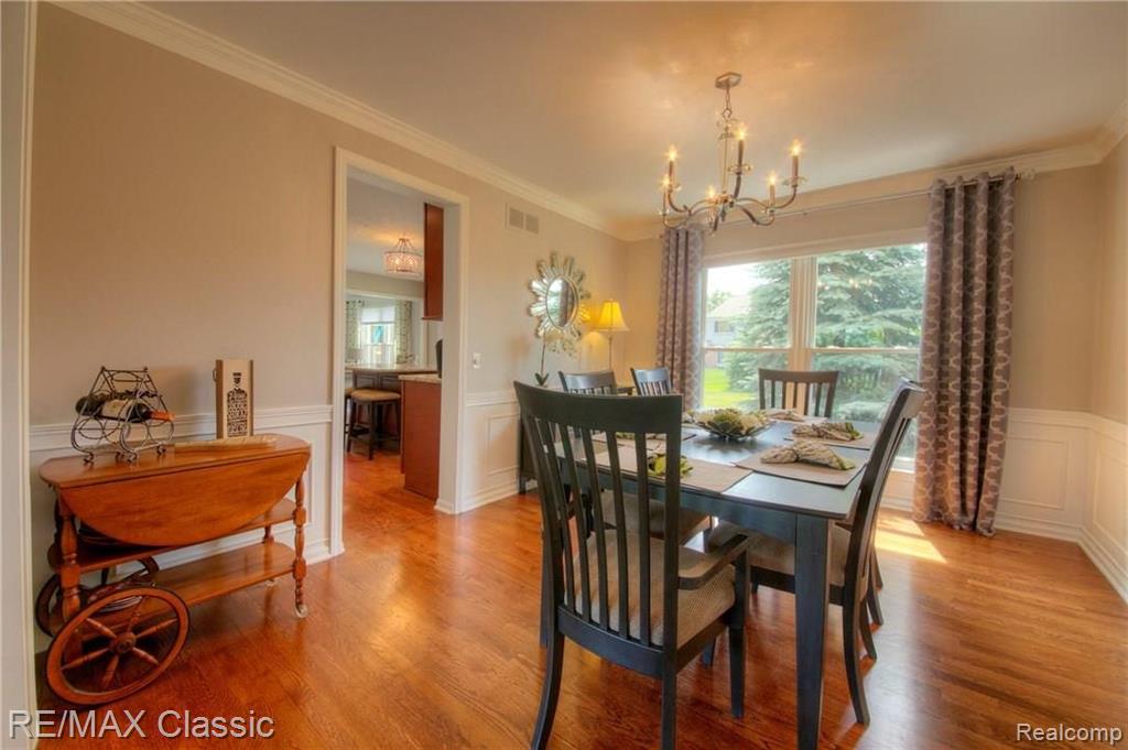 45717 Radnor Road Canton, MI 48187 - Photo 11 of 48