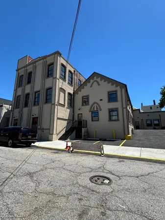 $2,350 | 24 Elm Street, Unit 202, Paterson, NJ 07501