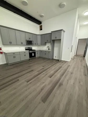 $2,350 | 24 Elm Street, Unit 202, Paterson, NJ 07501