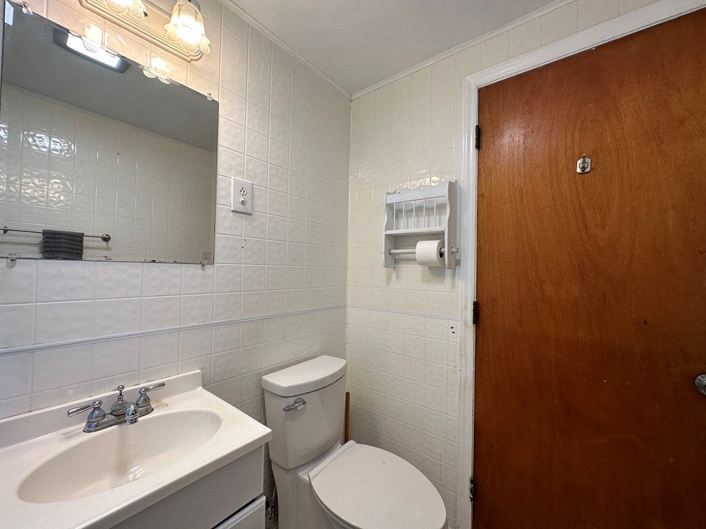 2825 West Ridge Road Wytheville, VA 24382 - Photo 3 of 23 Gallery Image 3