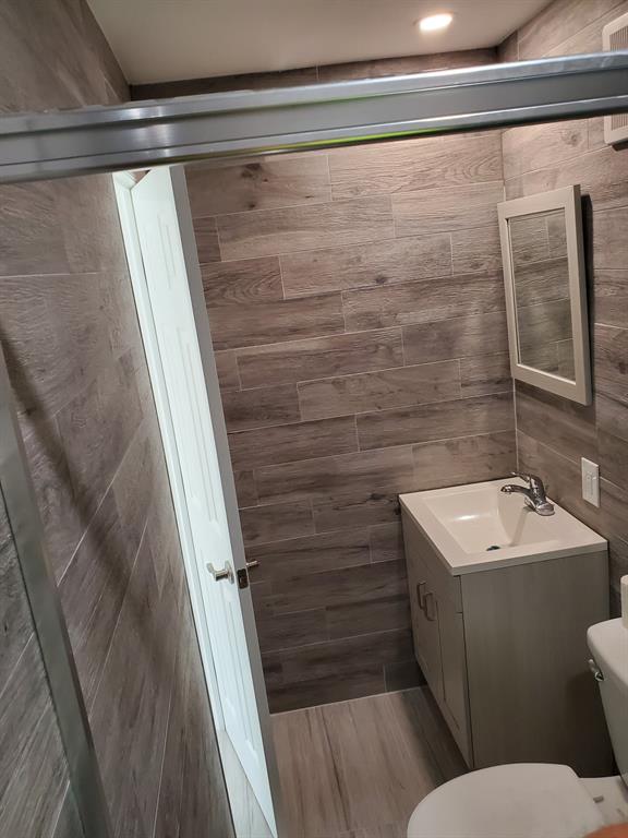 224 Northeast 19th Avenue, Unit 2 Pompano Beach, FL 33060 - Photo 3 of 7