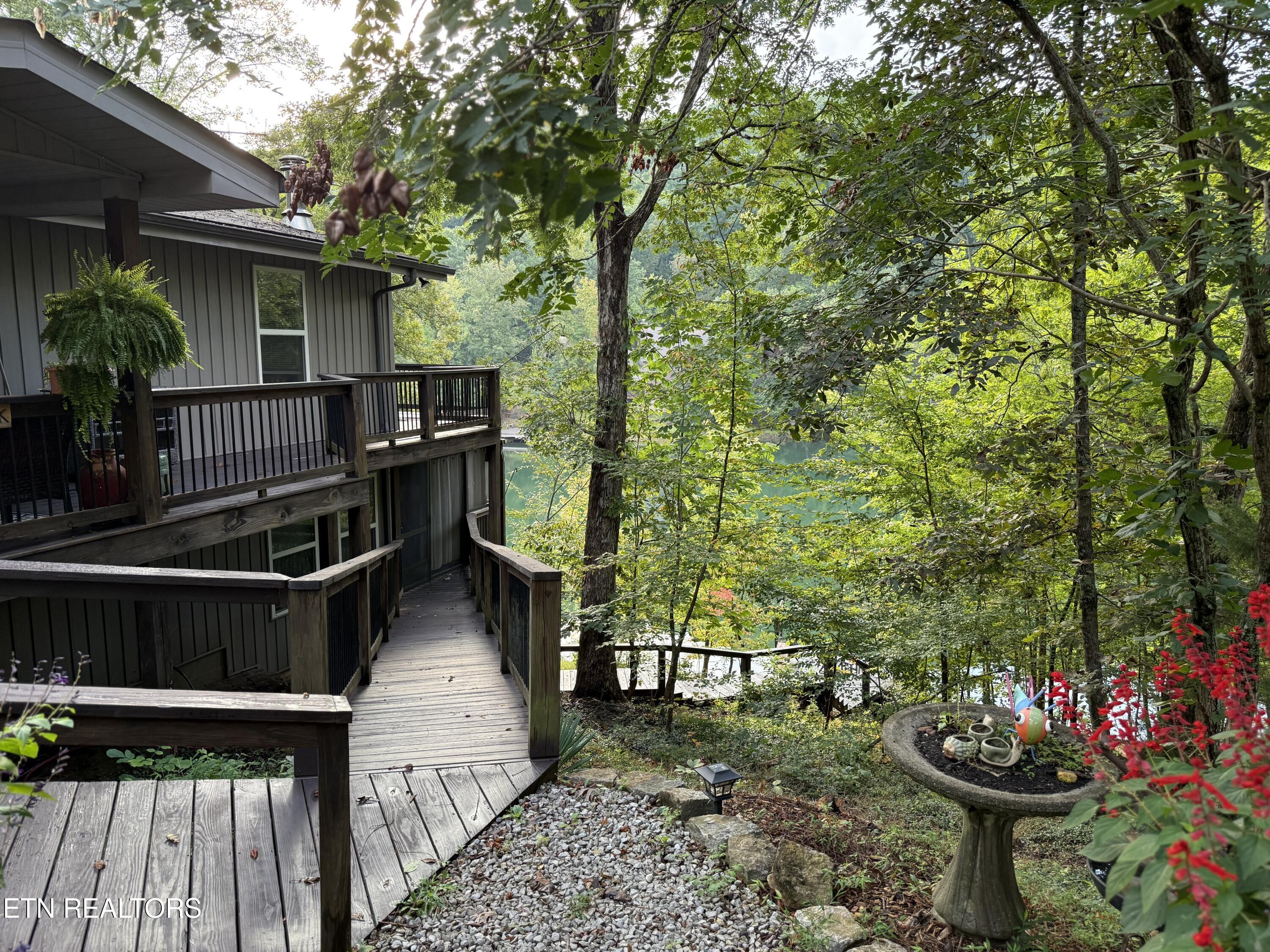124 Peninsula Road Madisonville, TN 37354 - Photo 18 of 56 DeckRamps