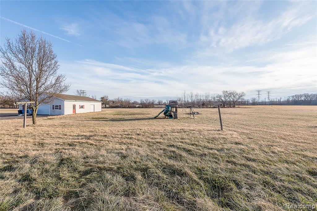 2611 Toben Road Carleton, MI 48117 - Photo 3 of 67