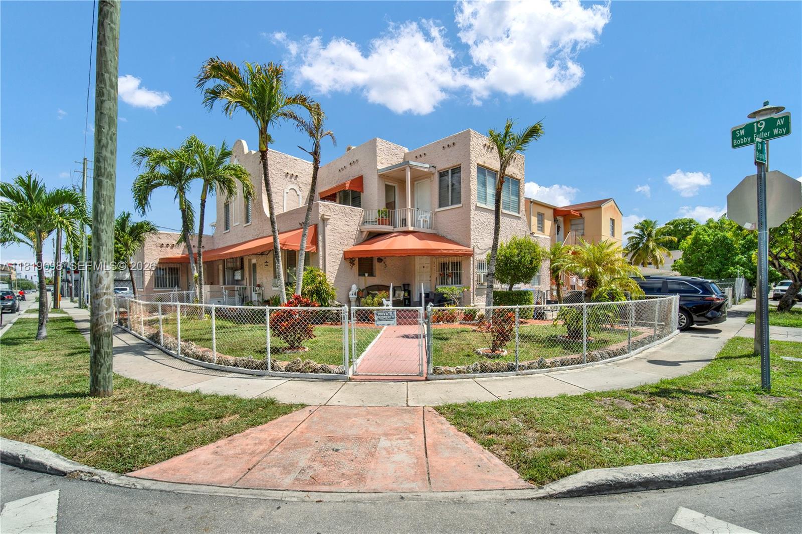 829 Southwest 19th Avenue Miami, FL 33135 - Photo 12 of 54
