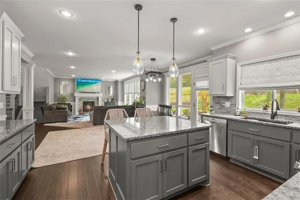 $538,900 | 839 Creekmoor Pond Lane, Raymore, MO 64083