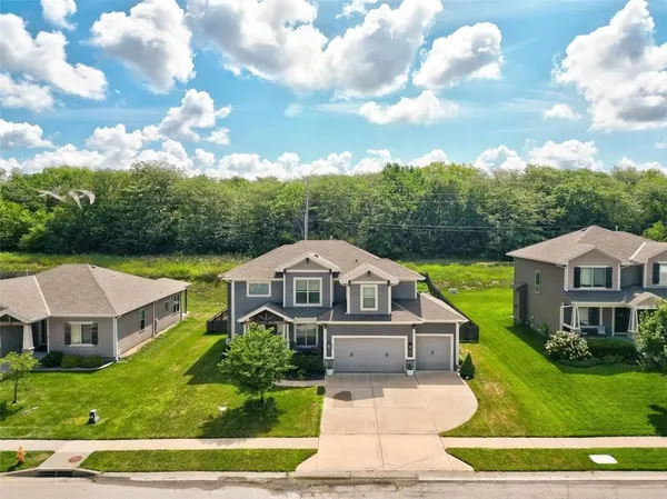 $538,900 | 839 Creekmoor Pond Lane, Raymore, MO 64083