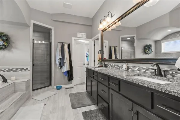 $538,900 | 839 Creekmoor Pond Lane, Raymore, MO 64083