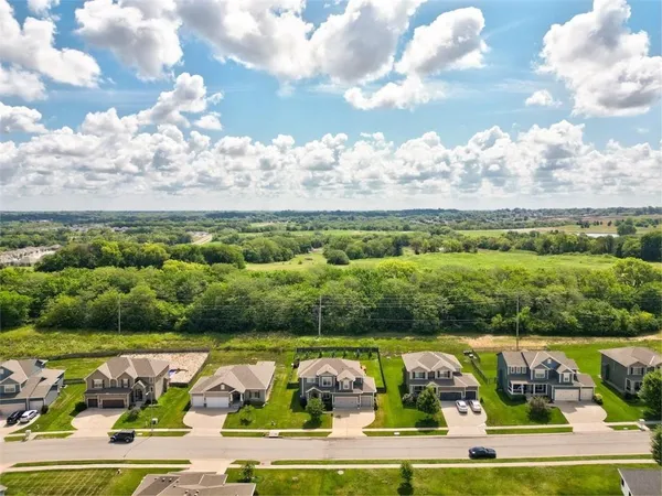 $538,900 | 839 Creekmoor Pond Lane, Raymore, MO 64083