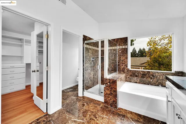 a view of empty room with window