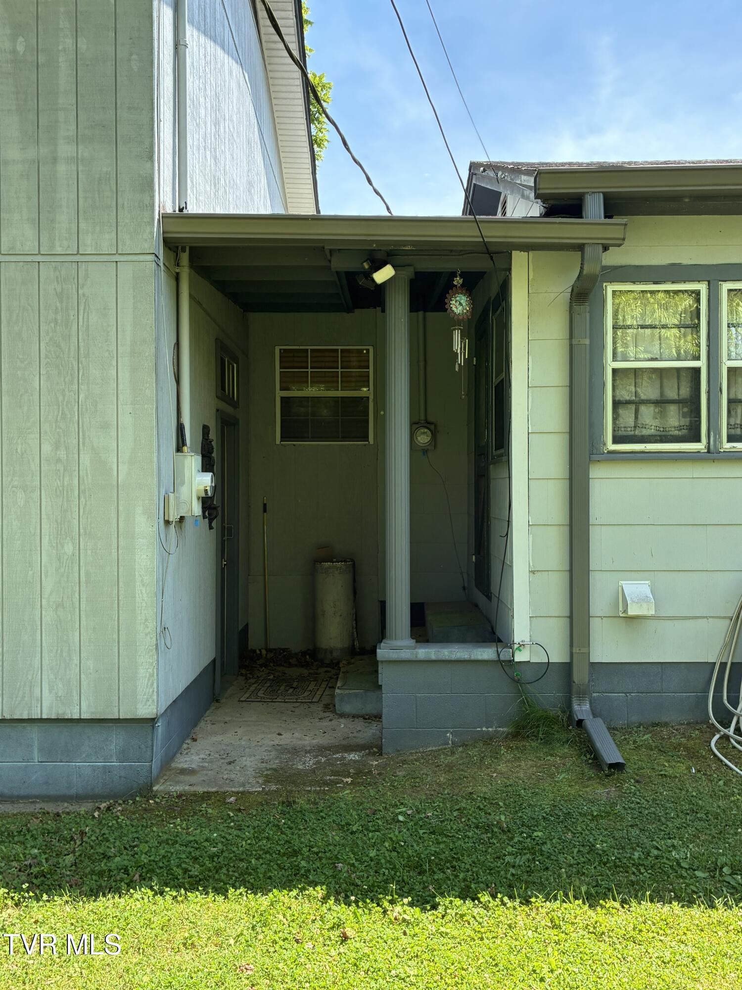 940 Middle Creek Road Afton, TN 37616 - Photo 72 of 80 breezeway