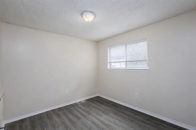 $1,350 | 11203 Toepfer Road, Warren, MI 48089