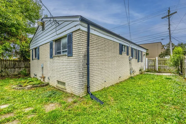 $1,350 | 11203 Toepfer Road, Warren, MI 48089