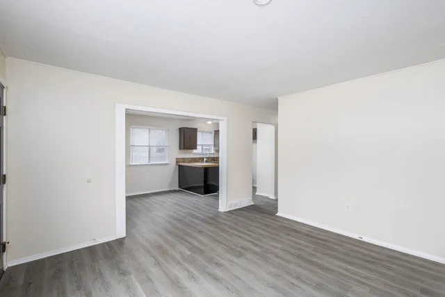 $1,350 | 11203 Toepfer Road, Warren, MI 48089