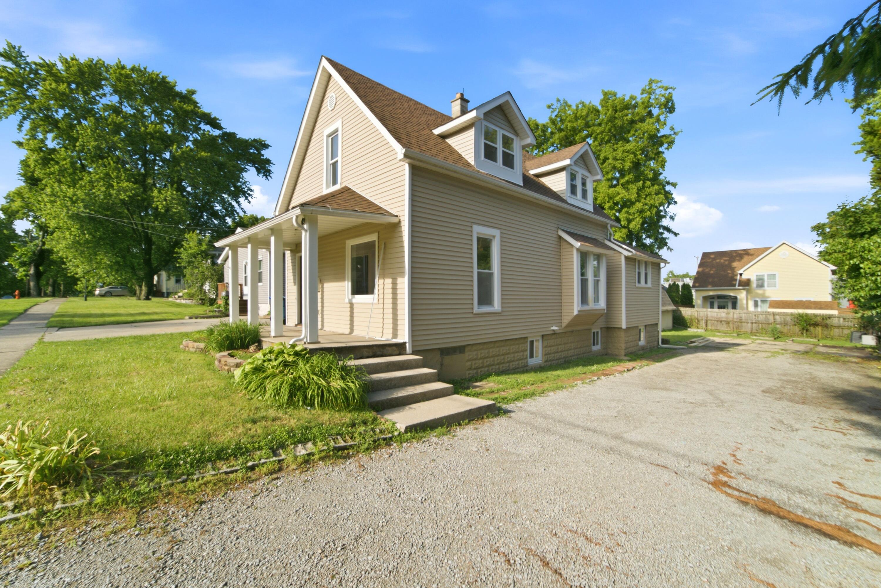 302 North West Street Crown Point, IN 46307 - Photo 2 of 16 3000x2003