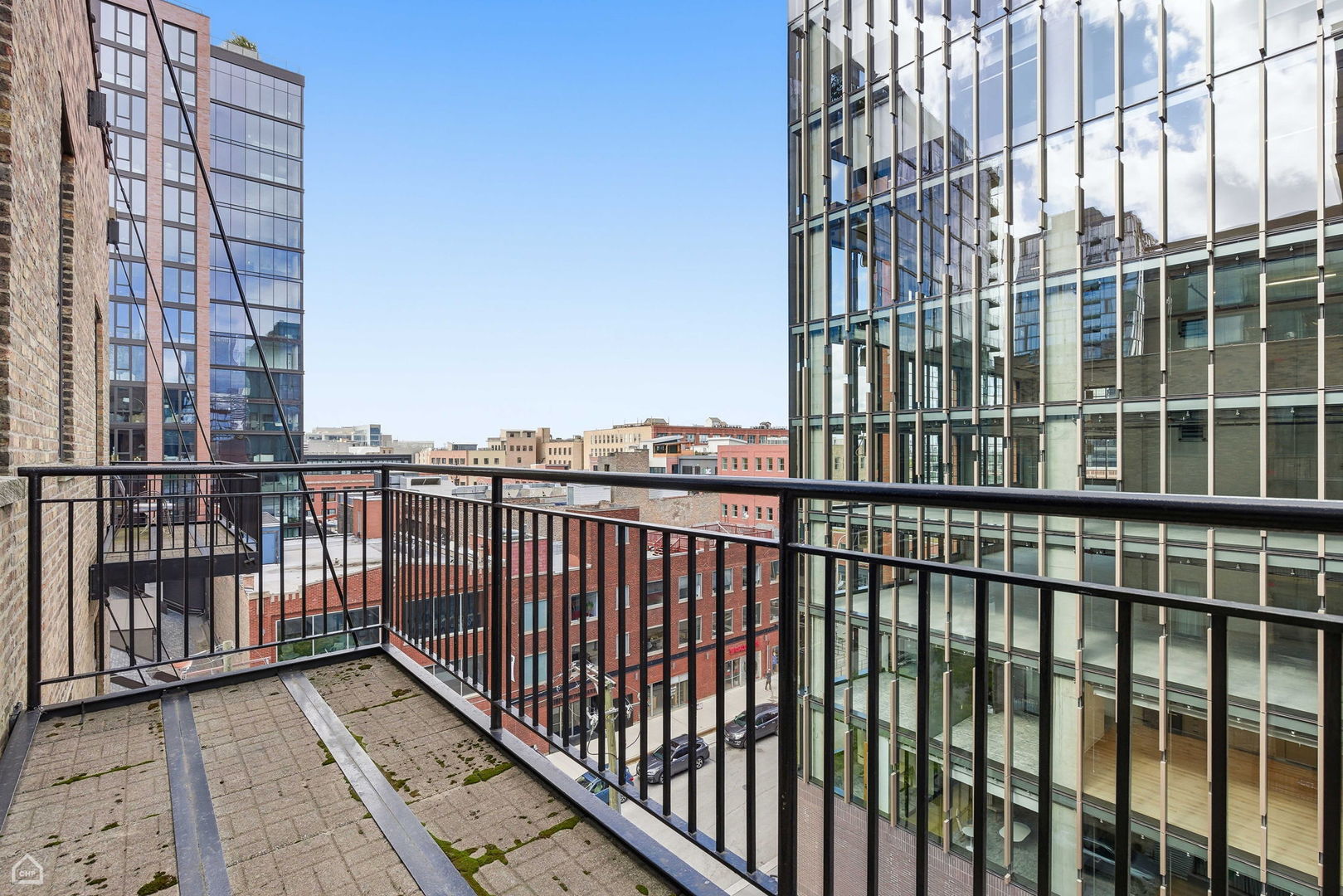 215 North Aberdeen Street, Unit 607B Chicago, IL 60607 - Photo 10 of 12 a view of city from balcony