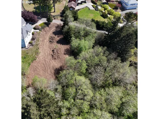 $199,999 | West Benham Lane, Unit 300, Brookings, OR 97415