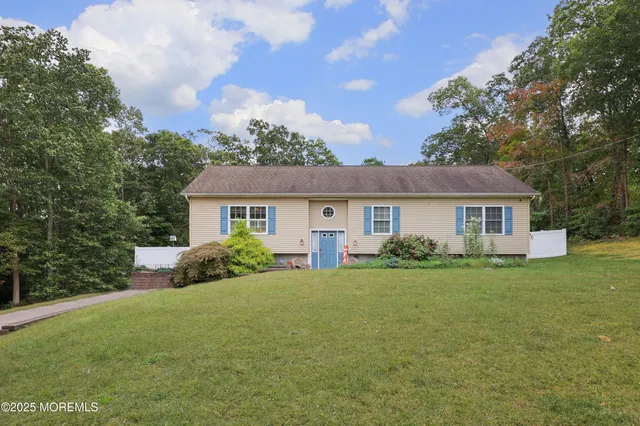 $645,000 | 32 Oakland Drive, Jackson, NJ 08527
