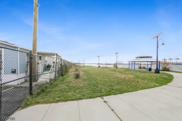 $149,999 | 190 West 24th Street, Unit B22, Bayonne, NJ 07002