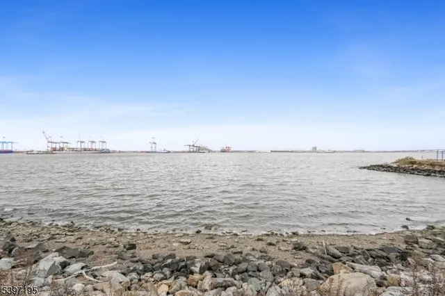 $149,999 | 190 West 24th Street, Unit B22, Bayonne, NJ 07002