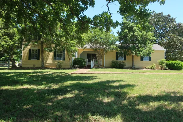 196 Hickory Lane, Fulton, KY 42041