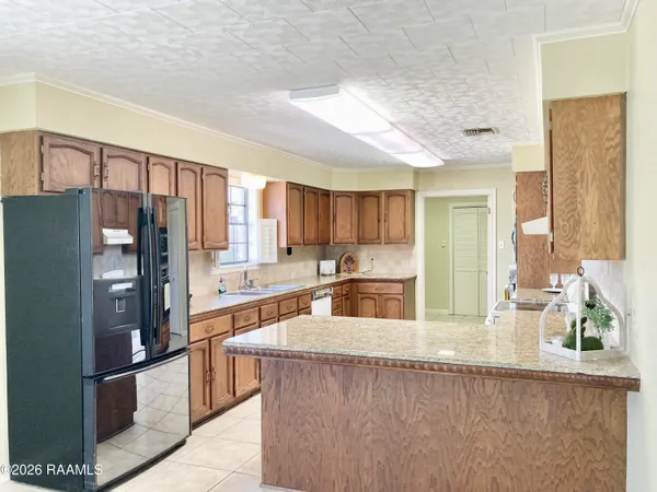 $320,000 | 416 East 5th Street, Crowley, LA 70526