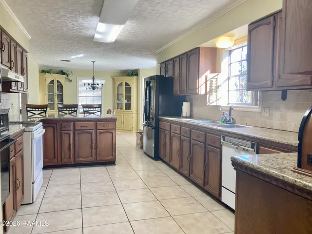 $320,000 | 416 East 5th Street, Crowley, LA 70526