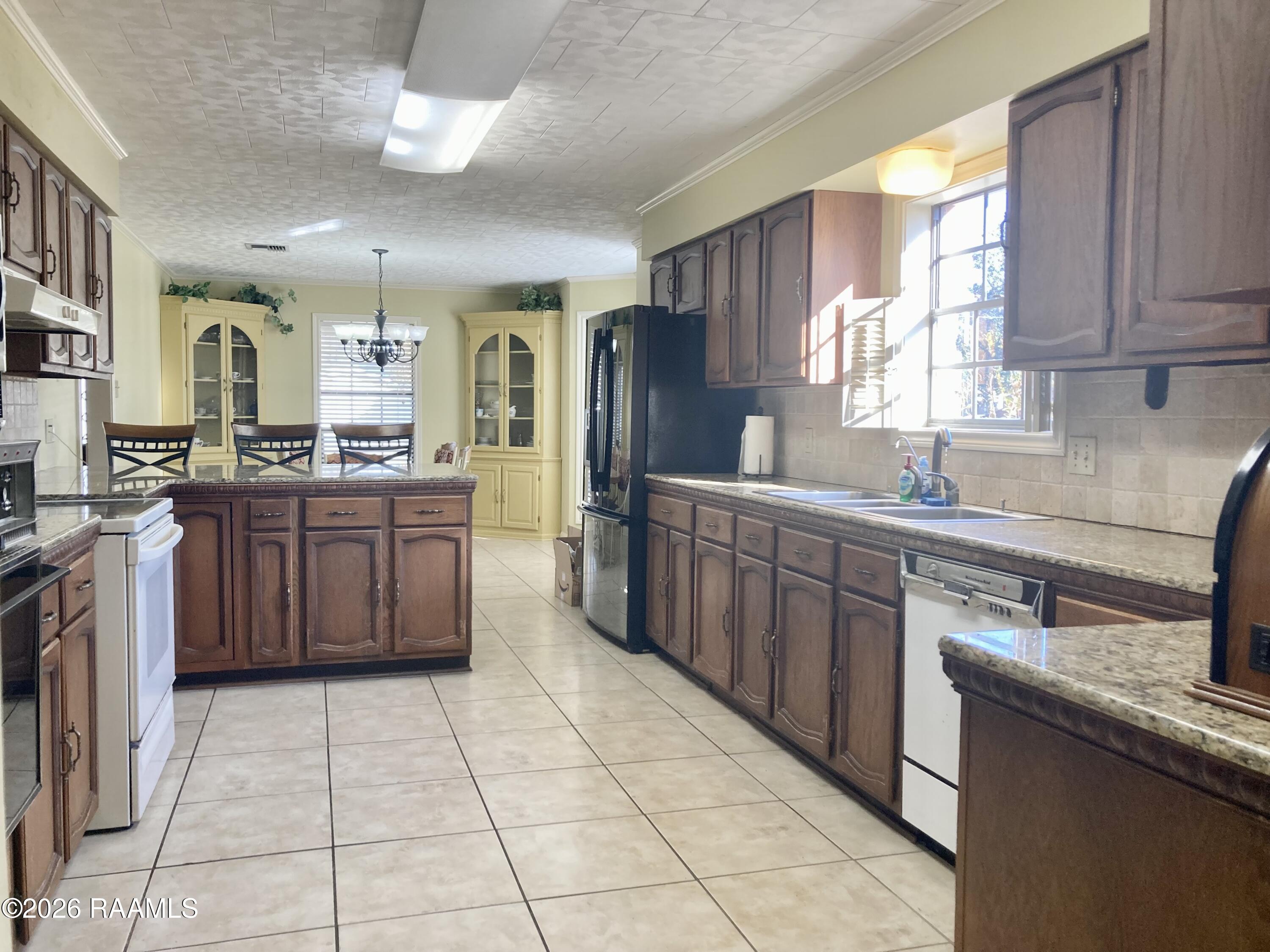 416 East 5th Street Crowley, LA 70526 - Photo 9 of 24 IMG_0648