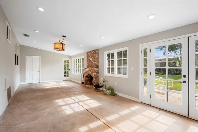 $3,200 | 16026 Valerio Street, Van Nuys, CA 91406