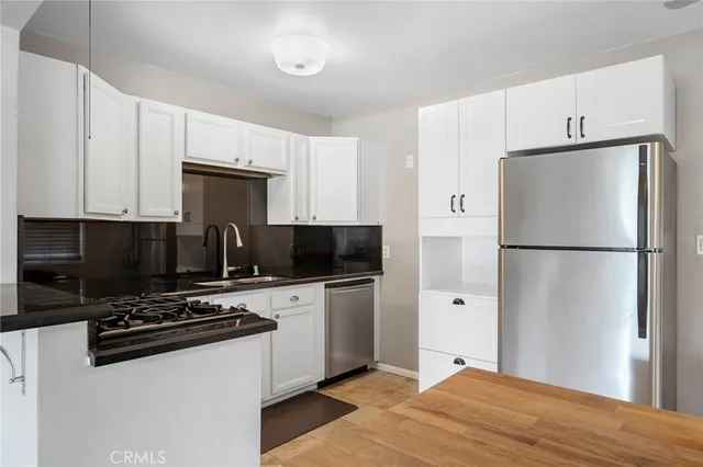 $3,200 | 16026 Valerio Street, Van Nuys, CA 91406