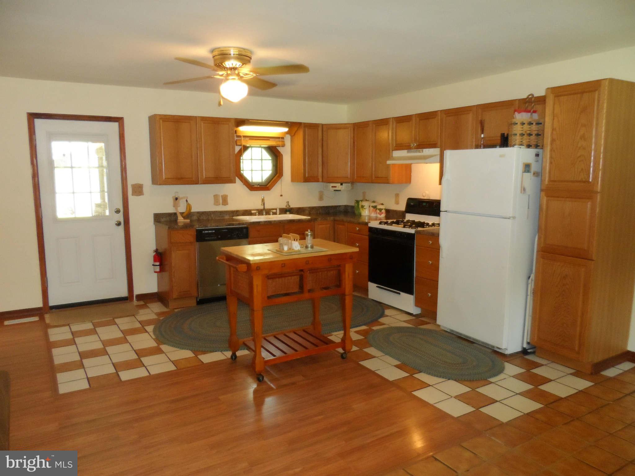44704 Deerfield Road Leonardtown, MD 20650 - Photo 15 of 29 Kitchen