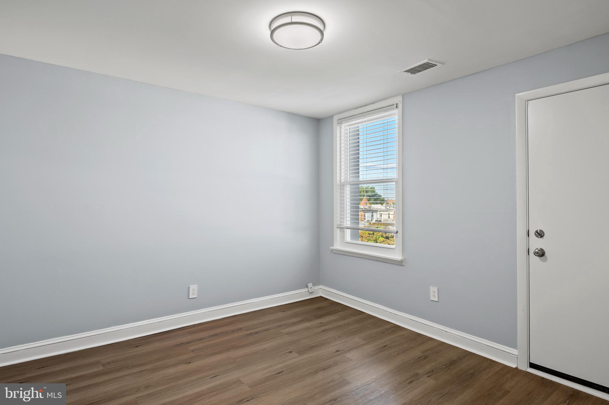 2207 Callow Avenue, Unit 3 Baltimore, MD 21217 - Photo 8 of 19 Primary Bedroom