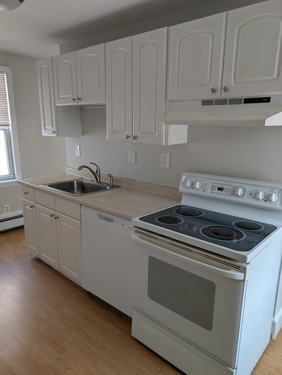 644 Pine Street Manchester, NH 03104 - Photo 28 of 32