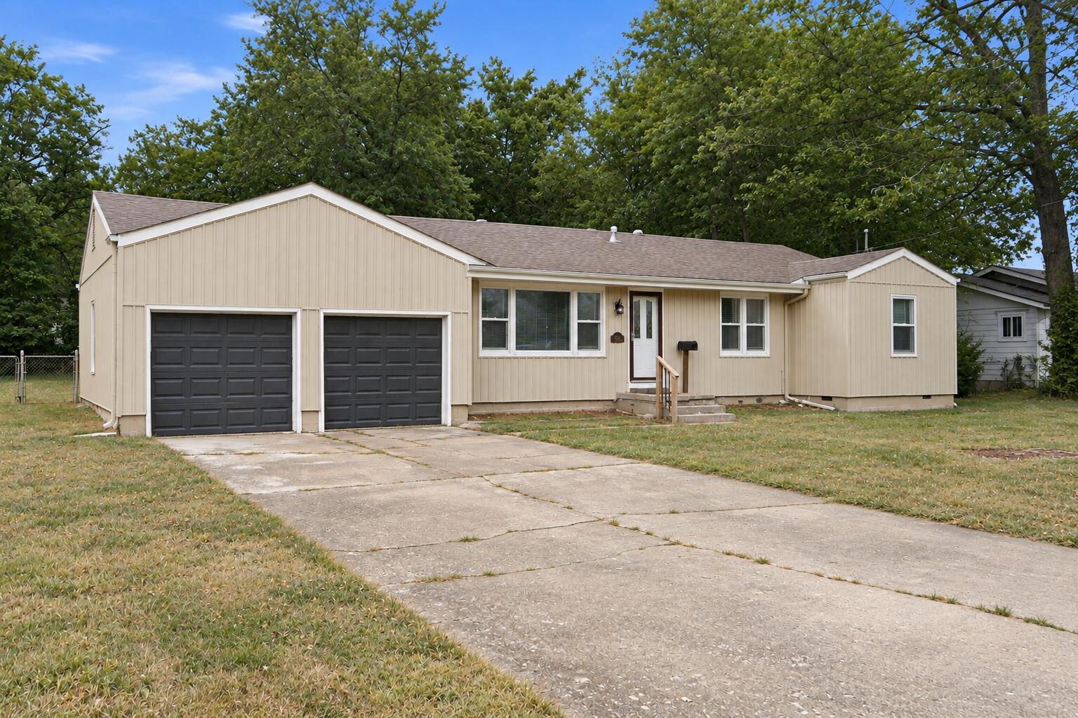 1259 East Berkeley Street Springfield, MO 65804 - Photo 1 of 28 2